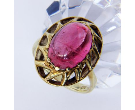 DAMENRING585/000 Gelbgold mit rosa Turmalin. Ringgr. 57, Brutto ca. 8,1g   A LADIES RING 585/000 yellow gold with pink tourma