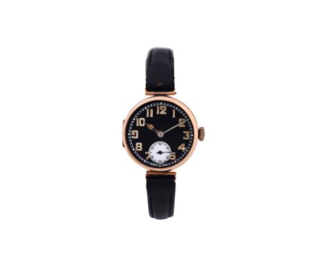 A MEN'S 14K ROSE GOLD MANUAL WRISTWATCH.TRENCH WATCH.Model: Trench watchYear: Circa 1920'sMovement: ManualDial: Black matte, 