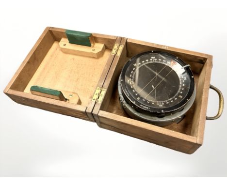 A Type P4A compass, No. 13649T, in wooden case measuring 23cm wide. 
