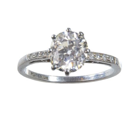 An early 20th century platinum 1.10ct (approximately) Old European cut diamond solitaire ring. The stone of slightly oval sha