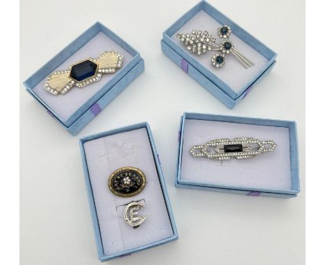 5 vintage and modern brooches to include stone set Art Deco style and a small silver initial E brooch. 