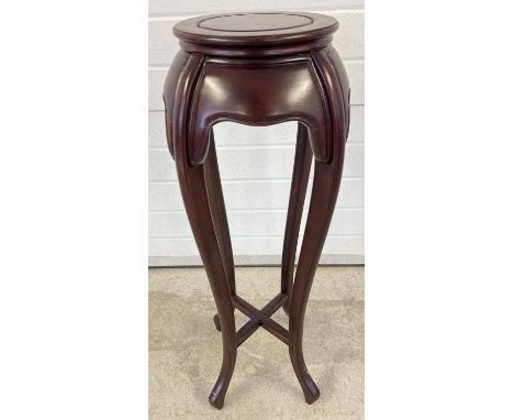 A vintage Oriental style hardwood jardiniere stand with circular shaped top and cabriole style shaped legs. Approx. 91cm tall