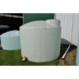 1700 gal flat bottom poly tank