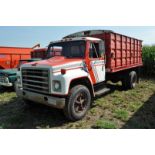 1982 International S1700 grain truck, IH gas 345 V-8 engine, 5 + 2 spd, 188 WB, single axle