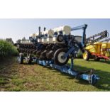 Kinze 3650 12/24 splitter planter, floating row cleaners on corn rows, no till coulters, box units