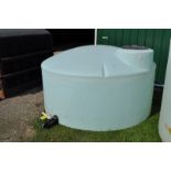 1100 gal flat bottom poly tank