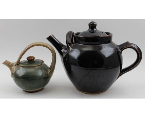 A Winchcombe pottery glazed stoneware teapot with cover, by Ray Finch, together with a small Campden pottery glazed terracott