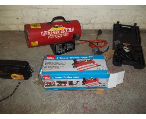 A SELECTION OF TOOLS TO INLCUDE A PROPANE HEATER, A BOXED CAR JACK , AN ELECTRIC WHEEL NUT REMOVAL TOOL A TYRE INFLATOR COMPR