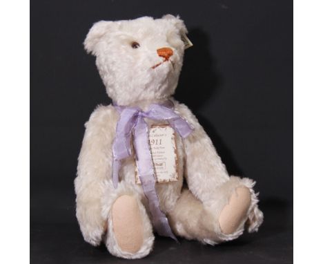 Steiff 1992 limited edition British Collector's 1911 Replica Teddy Bear, white mohair bear with metal joints, embroidered nos