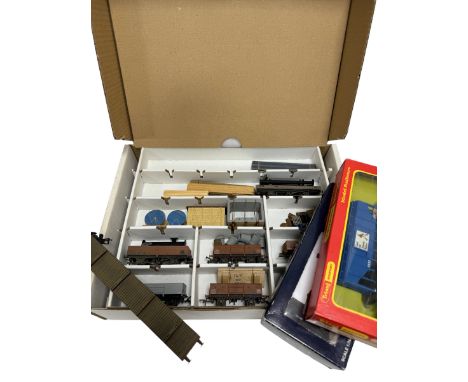 Collection of '00' gauge goods wagons, including plank wagons, bogie wagons, open wagons etc, predominantly kit built, also i