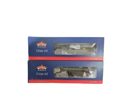 Two Bachmann Branch Line '00' gauge Class A2 4-6-2 locomotives, comprising 31528 Happy Knight no. 60533 in BR green with late