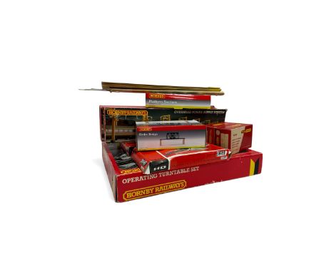 Collection of Hornby '00' gauge model railway accessories, to include R410 Operating Turntable Set, R9660 Skaledale Low-Relie