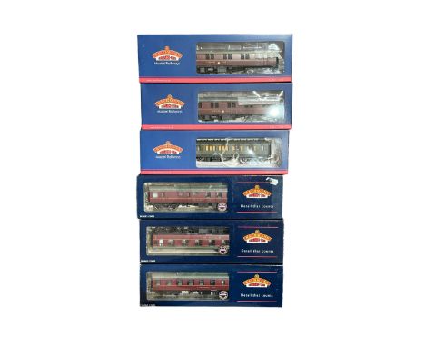Fourteen Bachmann '00' gauge passenger coaches, to include 39500 BR MkI SLF Coach Sleeping Car First Class, 39103 BR Mk1 Rest