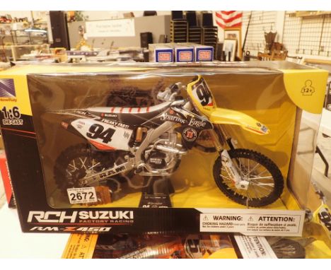 NewRay 1:6 scale diecast motorbike Suzuki RM Z450