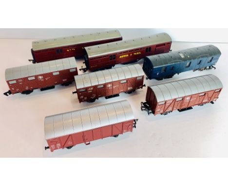 Triang &amp; Lima OO/HO Scale Coaches/Wagons x7 All Unboxed