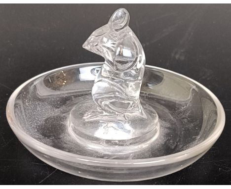 An R Lalique glass pin dish decorated a mouse, engraved R Lalique to base, 10 cm diameterA rough area to touch on the top of 