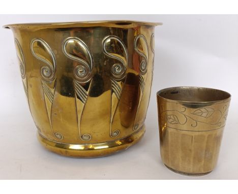 An Arts &amp; Crafts brass planter, 25 cm diameter, and a brass beaker, 9.5 cm diameter (2)