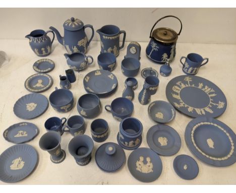 Wedgwood Jasperware items to include a teapot, a bedside clock, teacups and saucers, a milk jug and other items Location: 6.5