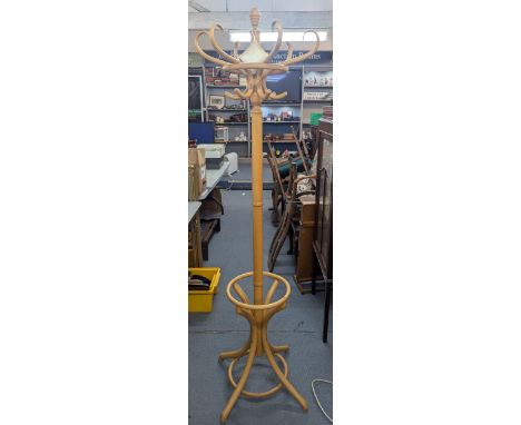 A Bentwood coat stand with six hooksLocation:If there is no condition report, please request.