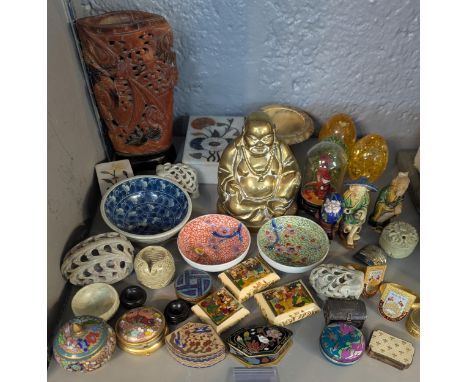 A mixed lot of mainly Oriental items to include enamel trinkets, three bone trinkets depicting hand painted figures, soapston