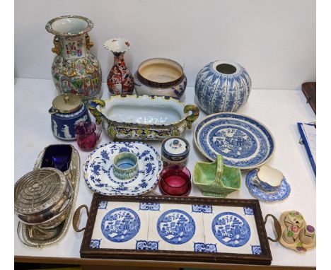 Ceramics and silver plate to include a 19th century Chinese vase A/F, a Japanese style vase, a silver plated basket with blue