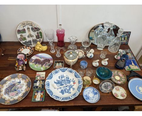Ceramics and glassware to include two crystal cut decanters, a Wedgwood Jasperware Silver Jubilee collectors plate, a Japanes