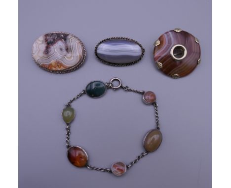 A vintage agate bracelet; together with three silver agate brooches. 