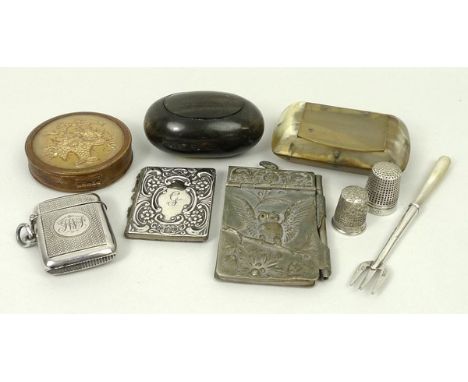 A quantity of vertu, comprising; a silver vesta case, Lucas and Co, Birmingham 1897, a pocket calendar with silver front, a s