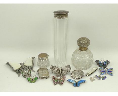 A quantity of silver jewellery and vertu comprising; a cut glass hat pin bottle with a tortoiseshell and silver pique lid, Vi