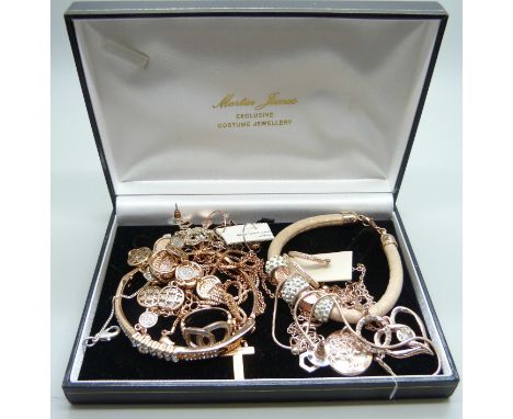 Gold-tone jewellery including a bangle 
