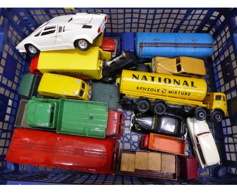 Die-cast model vehicles including a Mettoy coach 