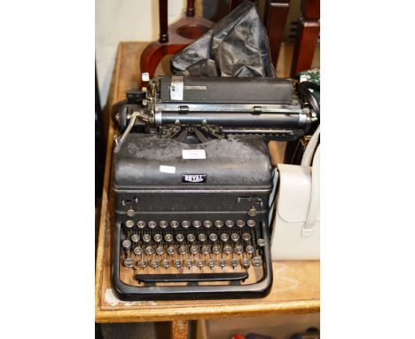 A VINTAGE ROYAL TYPEWRITER    