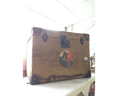 A square canvas trunk.