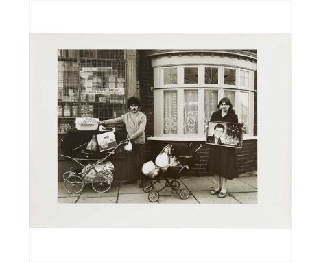 § Smith, Graham  South Bank, Boxing Day, 1982 or "Who she wanted and what she got", silver gelatin print on Agfa paper, 30 x 