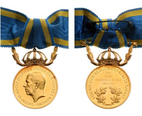 GOLD AWARD FOR ZEAL AND PROHIBITY IN THE CROWN SERVICE, GUSTAV VI 1950–1973 TYPE Breast Badge, GOLD, 28 mm, with ornamented s