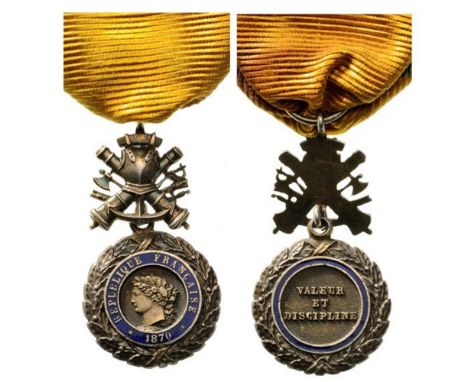 Military Medal 3rd Republic, instituted in 1852. Miniature Breast Badge, gilt Silver, 30x17 mm, both central medallions gilt 