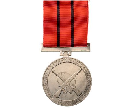 WAR MEDAL 1978–1979 (UGANDA) Breast Badge, 35 mm, silvered metal, original suspension bar and ribbon. I R!