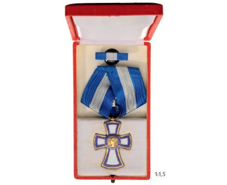 MERITO CONSULAR BARRANQUILLA Breast Badge, gilt Silver, 46x33 mm, enameled, original suspension ring and ribbon, in case of i