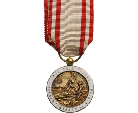 Red Cross Medal of Merit Breast Badge, 30 mm, gilt Silver, hallmarked “Sterling”, maker’s mark “Vilardebo y Riera”, one side 