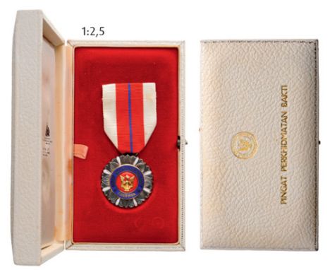 Distinguished Service Medal–Pingat Perkhidmatan Bakhti Breast Badge, gilt Silver, enameled, minor enamel damage, original sus