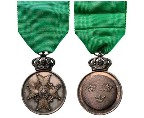 ORDER OF VASA Royal Medal of Vasa, 3rd Class, instituted in 1772. Breast Badge, 31 mm, silver, with Royal Crown suspension de