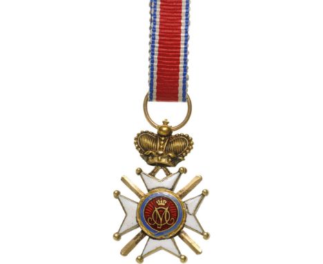 ORDER OF TAKOVO Officer’s Cross Miniature, 4th Class, instituted in 1865. Breast Badge, 22x16 mm, GOLD, center medallion with