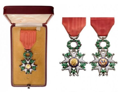 ORDER OF THE LEGION OF HONOR Deluxe Knight's Cross, 5th Class, 4th Republic, instituted in 1802. Breast Badge, 43 mm, Silver,