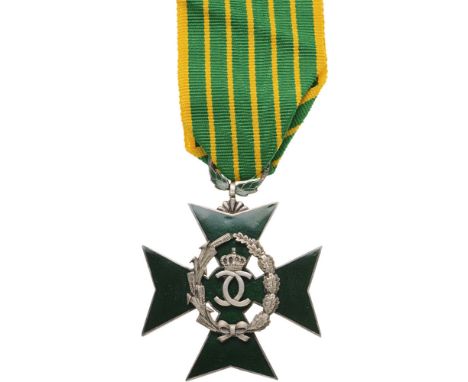 ORDER OF AGRICULTURAL MERIT Knight’s Cross, 1st Model, instituted in 1932. Breast Badge, 44 mm, Silver, hallmarked "900", mak