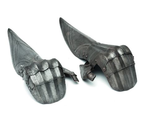 TWO GAUNTLETS IN THE LATE 15TH CENTURY GERMAN ~GOTHIC~ STYLE, MAINLY OF LATE 19TH/EARLY 20TH CENTURY MAKE BUT INCORPORATING S