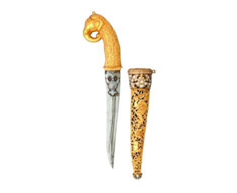 AN INDIAN GEM-SET GOLD-MOUNTED DAGGER (KHANJAR), 20TH CENTURY with tapering double-edged blade formed with a slightly reinfor