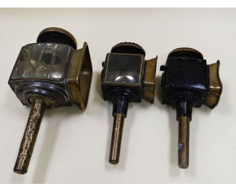A LARGE COACH CARRIAGE LAMP & A PAIR OF SMALLER 
