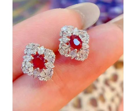 18K white gold inlaid diamond white sapphire natural pigeon blood red ruby ??earringsFreight:1.International Freight: Foreign