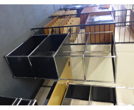 A USM Haller modular storage system, the five shelves with four vertical side panels, w. 77 cm   CONDITION REPORT:  One shelf