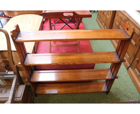 Good quality Oak 4 Shelf plate rack with carved detail 
